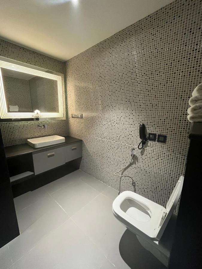 Hotel Dayal Gateway Lucknow Esterno foto